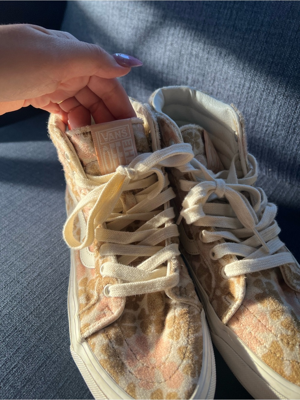 High-Top Women's Vans in Cream and Peach - Picture 3 of 8